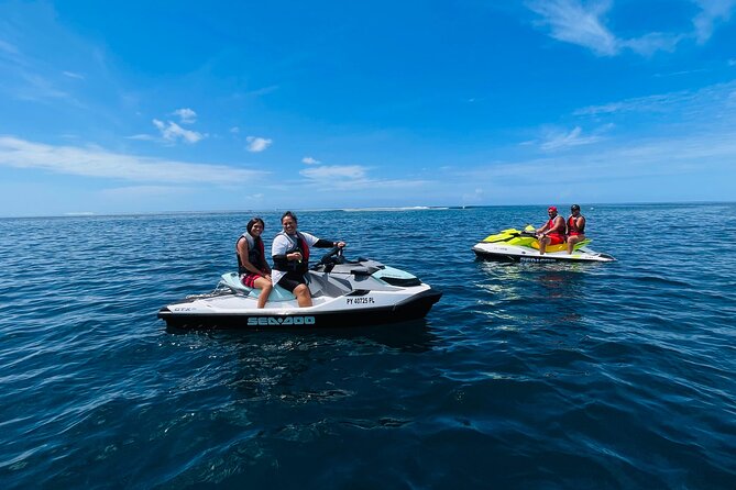 3H Jet Ski Tour to Discover Moorea - Atiha brings pictures and marine life