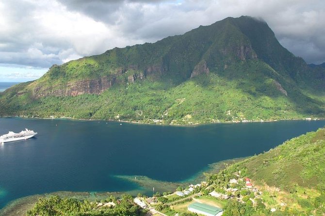 4x4 Moorea Safari Tours : Private tours - Why a 4x4 is a smart way to see Moorea
