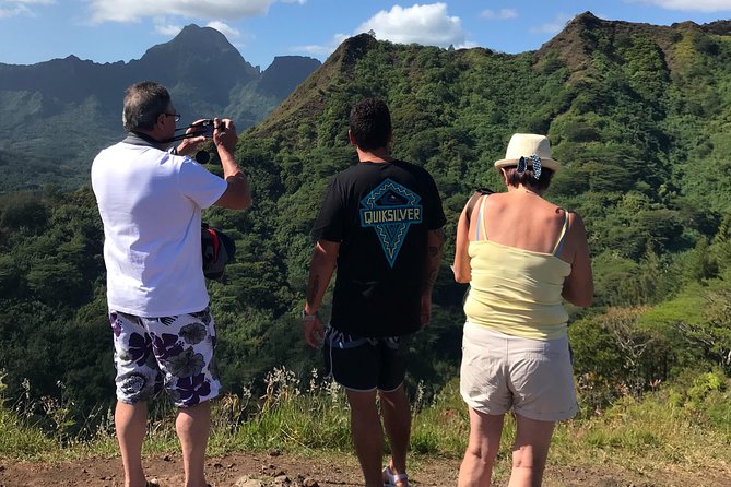 4x4 Moorea Safari Tours : Private tours - Pineapple plantations and Moorea’s working side