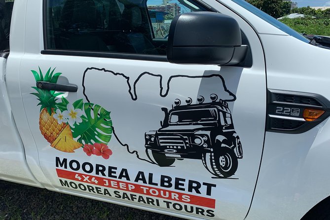 4x4 Moorea Safari Tours : Private tours - Guides William, JJ, and Carlos shape the day