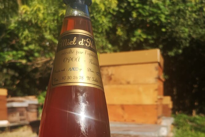 4x4 Tour – Culture, Crafts and Agritourism in Raiatea - Seasonal tastings with fruit, juice, and honey