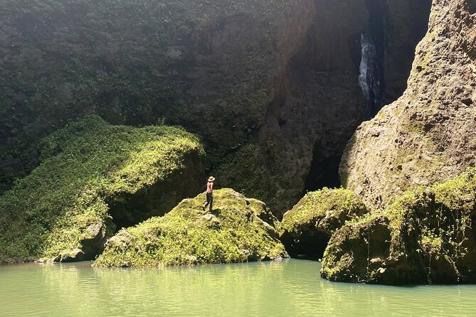 Adventurous Escape to Hakaui Valley - 13:30 homemade lunch in the valley
