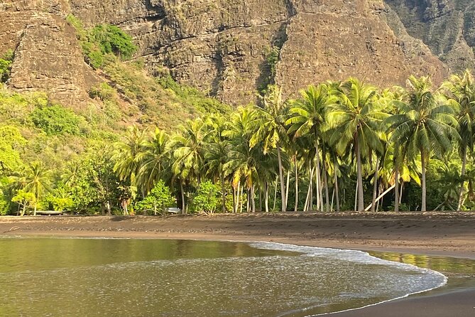 Adventurous Escape to Hakaui Valley - 14:30 Marquesan artwork and local craft