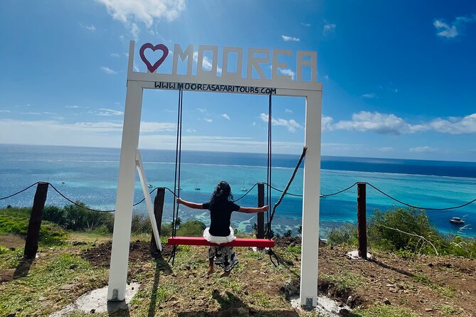ALBERT TOURS: Excursion 4x4 safari with private SWING view point - Belvedere Lookout: Moorea’s big picture