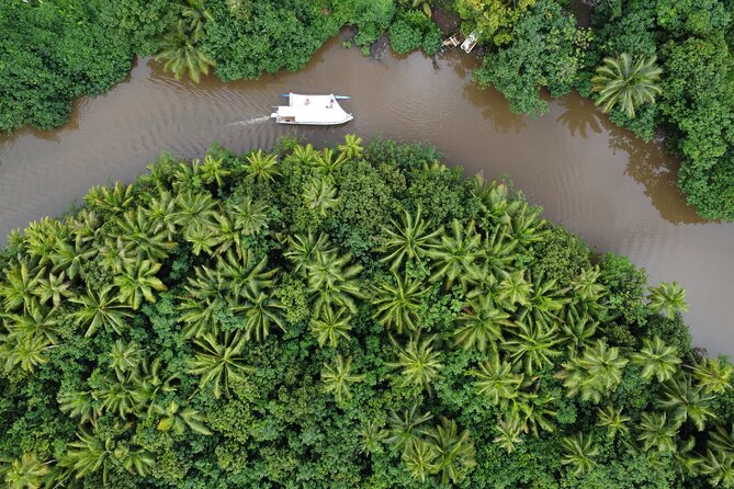Apetahi day trip around Raiatea on a modern outrigger canoe - Cruising Raiatea’s west coast