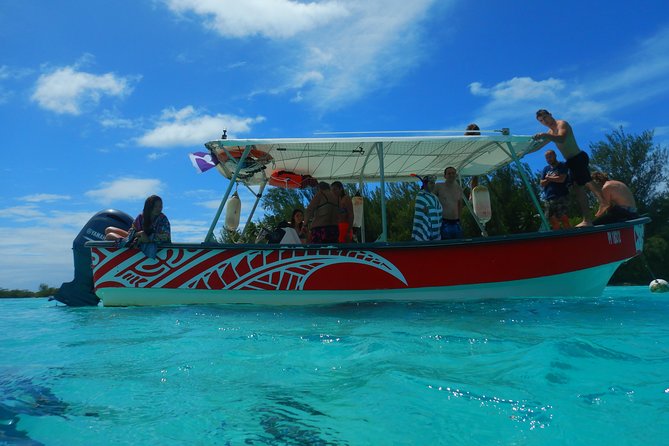 Boat tour 1/2 day Excursion in the lagoon of Moorea - Cruising past Cook and Opunohu bays