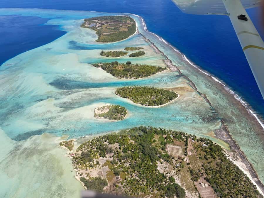 Bora-Bora 30 minutes private flight in light aircraft - Book it or choose something else?