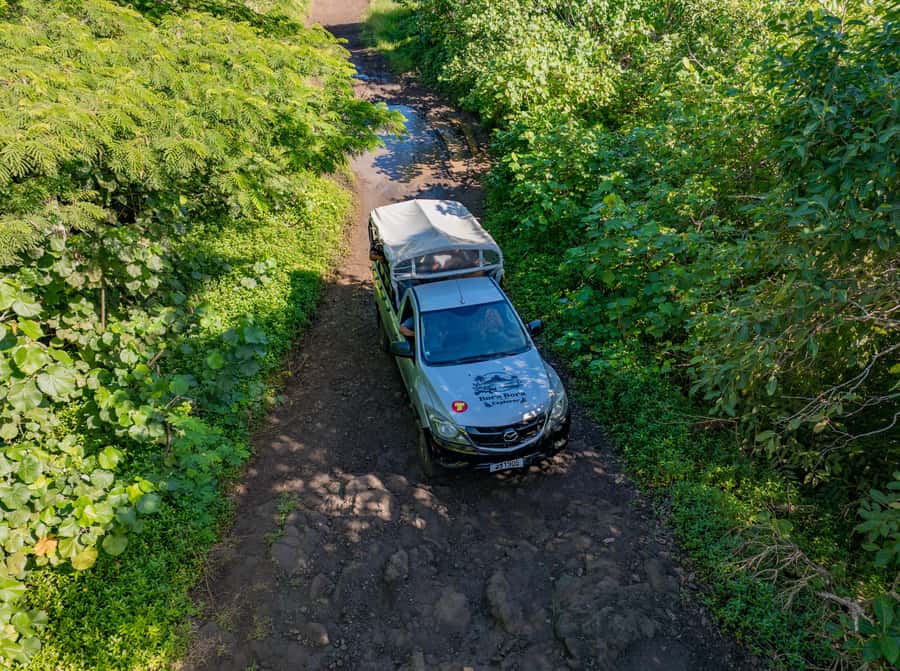 Bora Bora: 4WD History & Culture Tour - The guides shape the whole experience