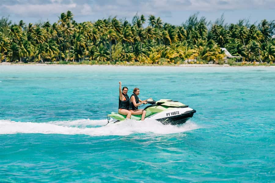 Bora Bora Adventure Day: 4X4 and Jet Ski with Lunch - Lunch at Bloody Mary’s
