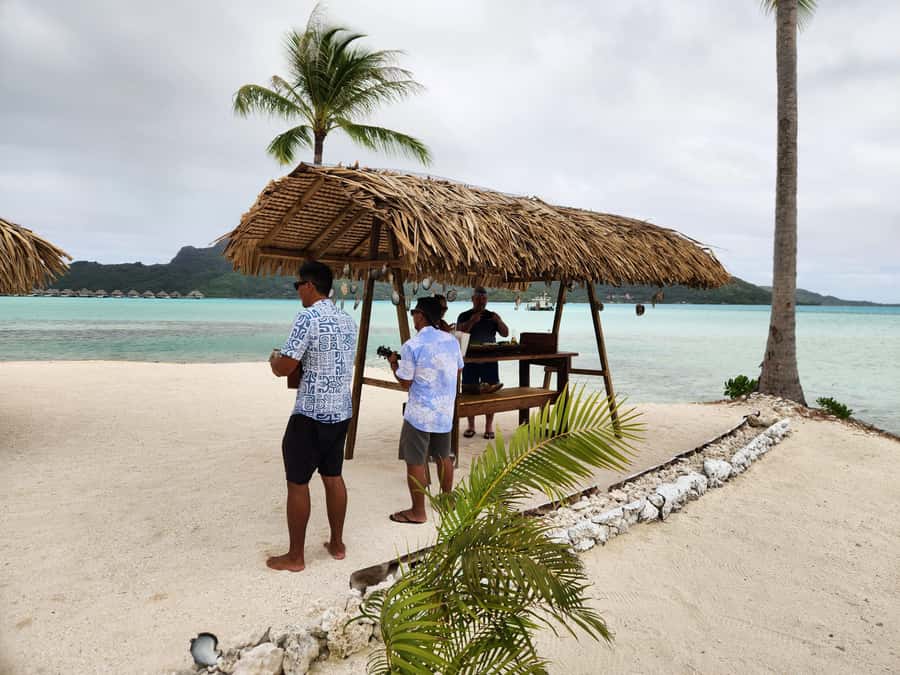 Bora Bora: Discovering the Tahitian black pearl ! - The boat ride from Vaitape or your hotel