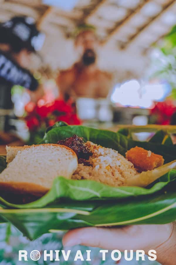 Bora Bora: Full day Lagoon Safari & Lunch on a Motu - ST - A Polynesian lunch on a palm-fringed motu