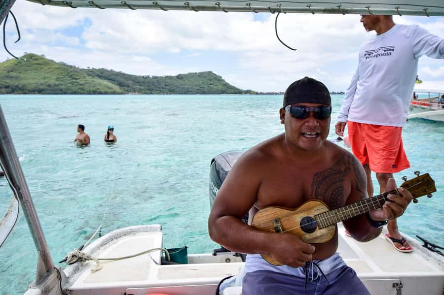 Bora Bora: Full-Day Lagoon Snorkelling Tour - Circle Bora Bora by Boat