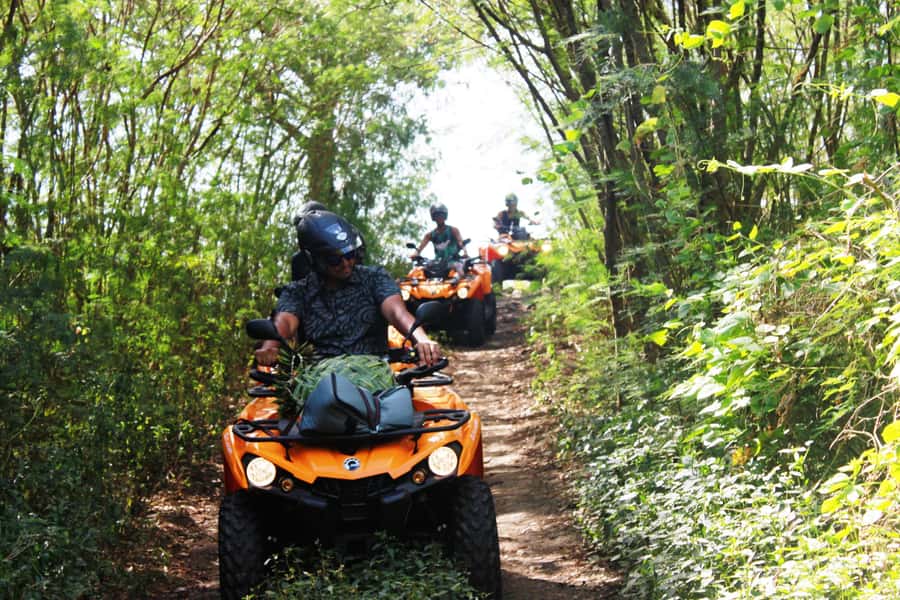 Bora Bora: Island Tour and Mountains Getaway by Quad Bike - Starting in Vaitape and getting your bearings