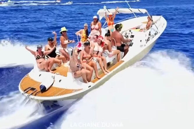 Crazyseahorseborabora Comfortable boat , sensational snorkeling . - What Mo and Tu add to the day