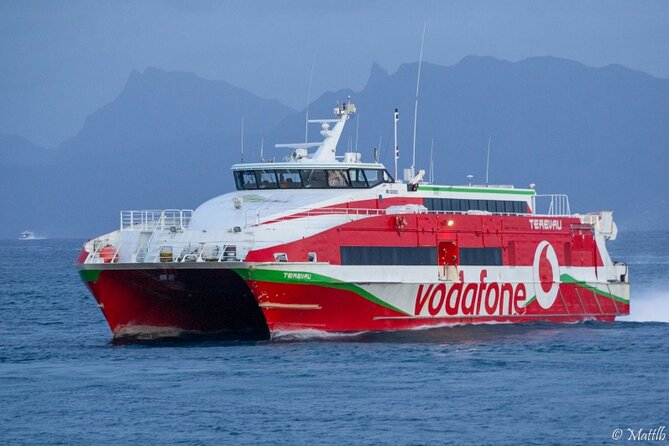 Discovering Moorea from Tahiti in 4x4 with the Ferry Terevau - Cook’s Bay and the stories behind the view
