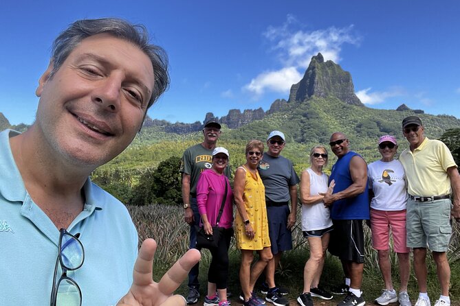 Discovering Moorea from Tahiti in 4x4 with the Ferry Terevau - Through Moorea’s pineapple-growing caldera