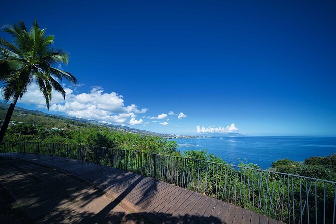Discovering the emblematic sites of Tahiti - Arahoho Blowhole and the role of the waves