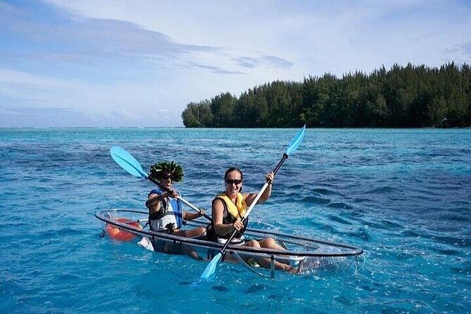 Eco guided excursion to the lagoon of Moorea in transparent kayak 1/2 day morning - Seeing Moorea from underneath your kayak