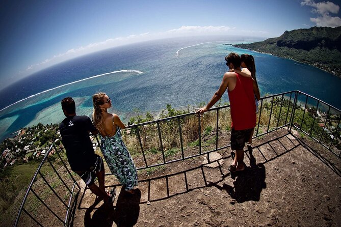 Enjoy Moorea Private day tour - A private beach lunch with island refreshments