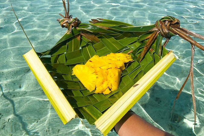 Exploration, Taha'a Lagoon Tour by Private Boat - Jardin de Corail, fruit, and fish at your feet