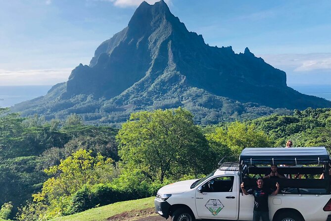 Guided Excursion in 4x4 in Moorea between Land and Sea - Pineapple fields and the freshwater eel story