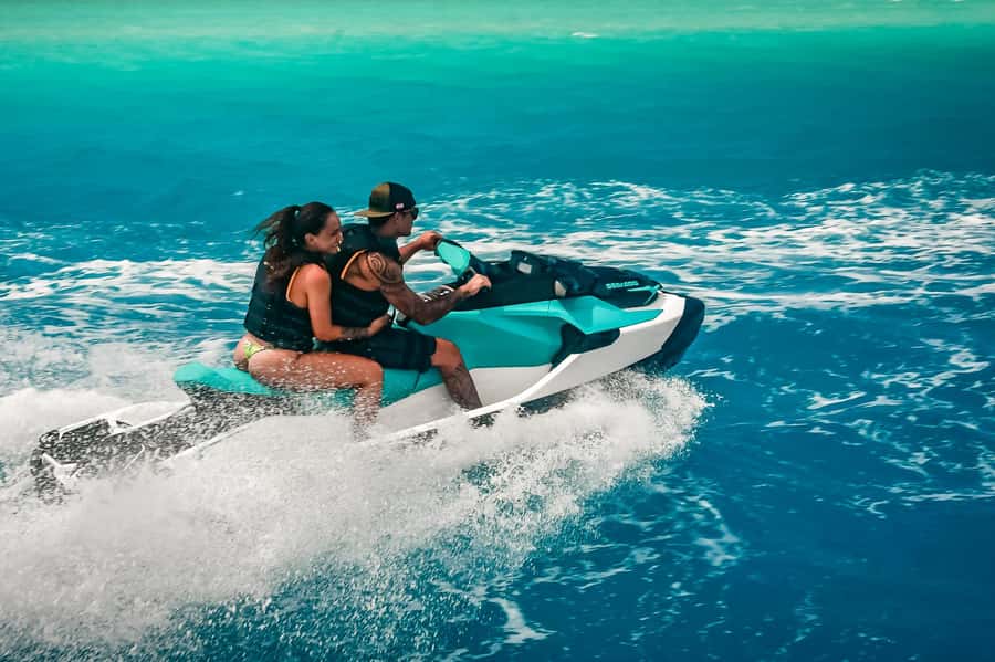 Jet Ski Around Bora Bora - Speed Through Paradise - Bora Bora at full speed