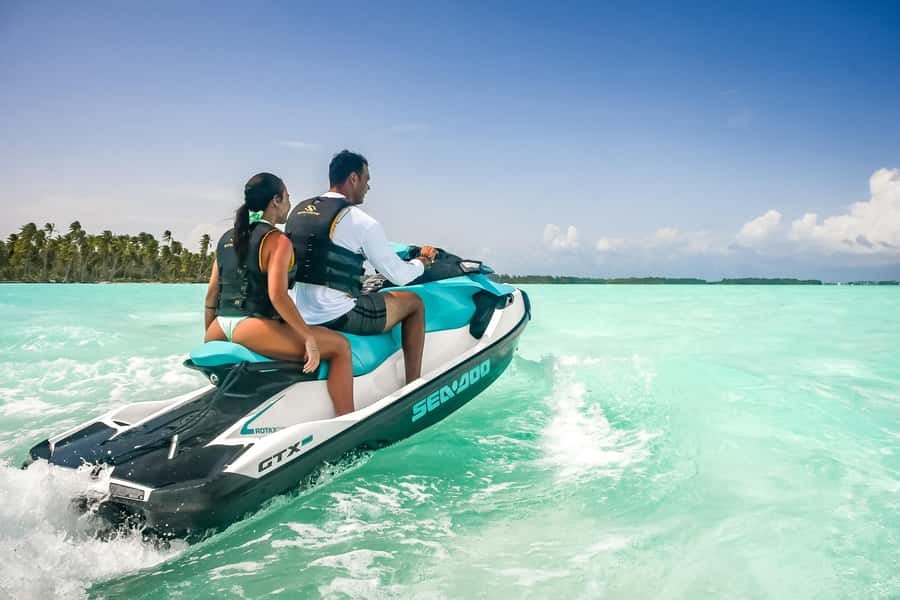 Jet Ski Around Bora Bora - Speed Through Paradise - Circling the island by jet ski