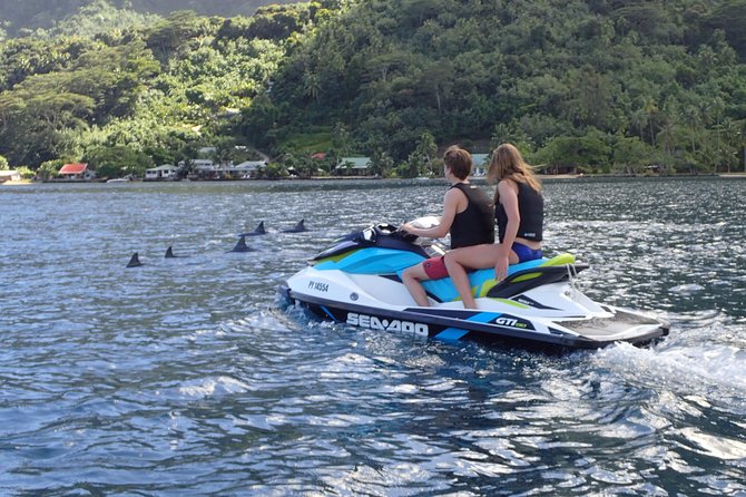 Jet-ski excursion 3 hrs Jet ski excursion to Moorea (single or two-seater) - Guides, pace, and safety on the water