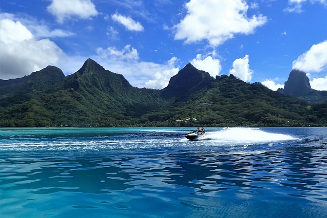 Jet-ski excursion 3 hrs Jet ski excursion to Moorea (single or two-seater) - Swimming with rays and blacktip sharks