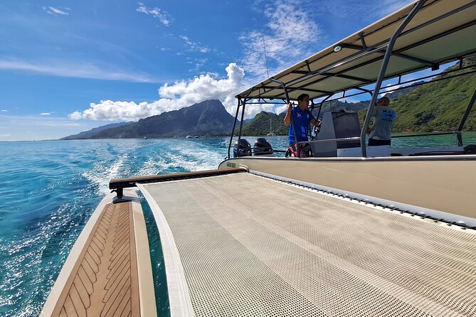 Lagoon Tour + lunch with your feet in the water on a Motu - Stop three: lunch at a private motu