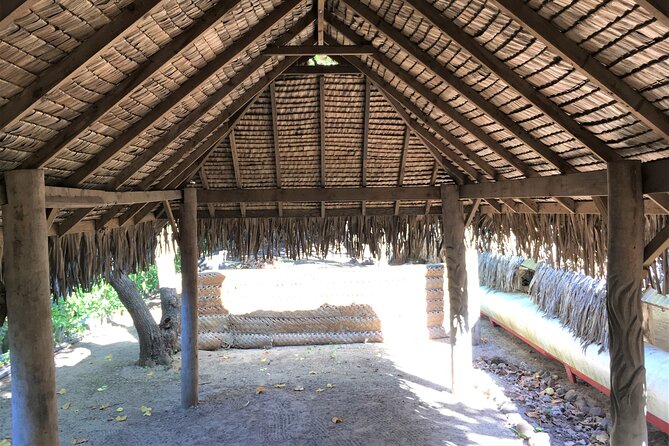 Land and Sea cultural tour to discover traditions, heritage and the lagoon - A motorboat ride across Moorea’s lagoon