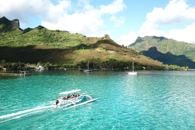 Moorea 6-Hour Snorkeling and Lunch Shared Tour - A Small Outrigger Canoe and Moorea’s Mountain Bays