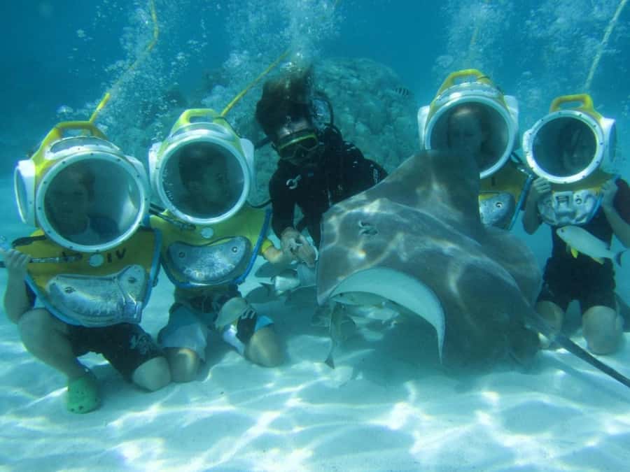 Moorea: Aquablue Helmet Underwater Walking Experience - The unusual appeal of a helmet walk