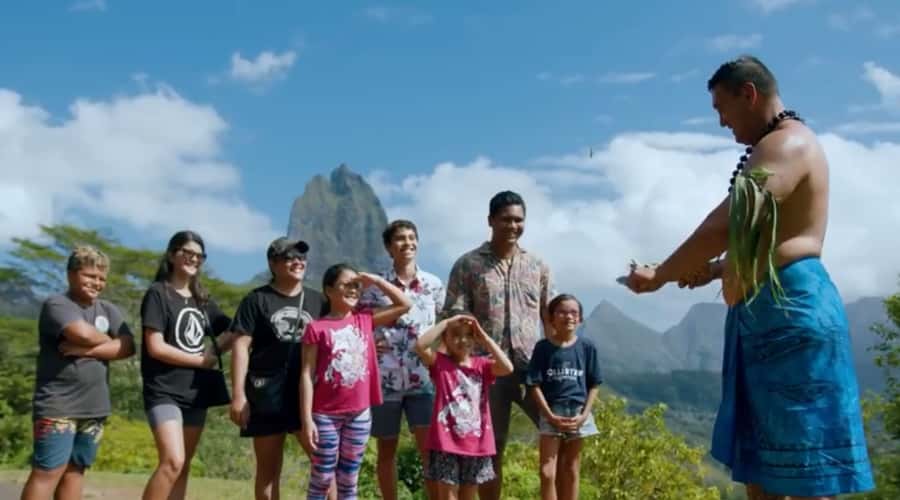 Moorea: Half-Day Open-Air 4WD Safari with Hotel Transfers - Belvedere Lookout and the two-bay panorama