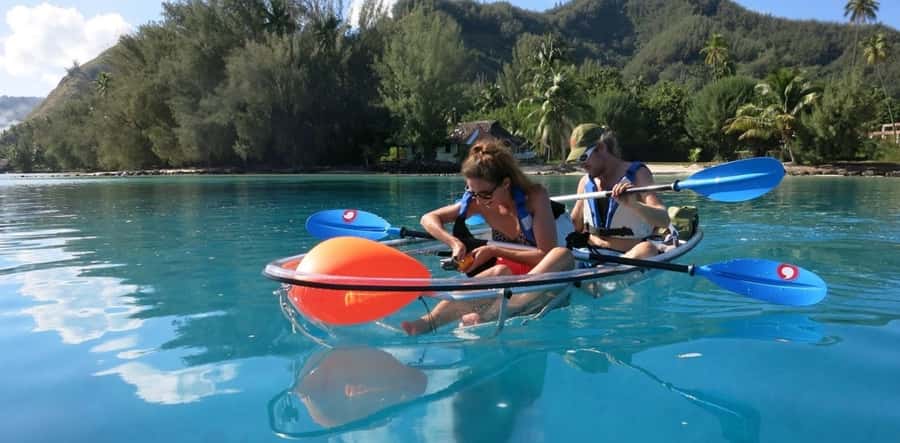Moorea: Hauru Lagoon 3-hour Guided Kayak Tour with Snack - Getting settled in the two-seat kayak