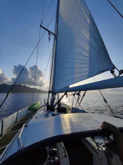 Moorea: private sunset sailing tour