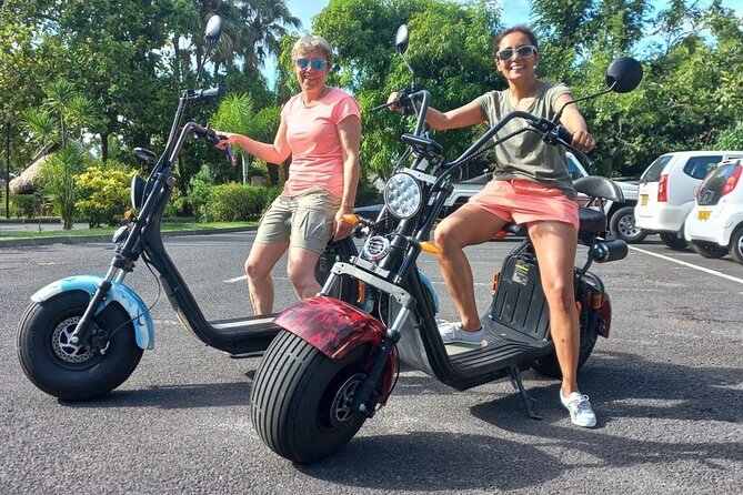 Moorea tour in electric citycoco (in autonomy) - Shade at Ta’ahiamanu Beach