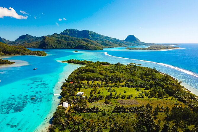 Private 30-minute flight downwind of Huahine - Timing, meeting point, and waiting arrangements