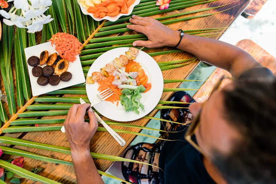 Private Bora Bora Lagoon Snorkel Cruise with BBQ Picnic - The first boat ride and lagoon briefing