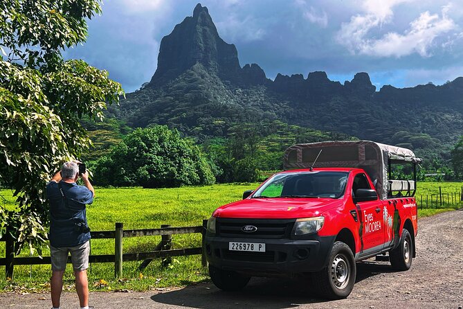 Private excursion to Moorea, photo tour & immersive discovery - Inside Moorea’s volcanic heart