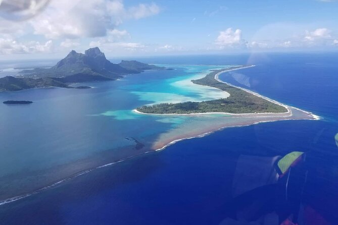 Private flight, in a light plane over the Polynesian motus from Raiatea - Is $72.88 good value?