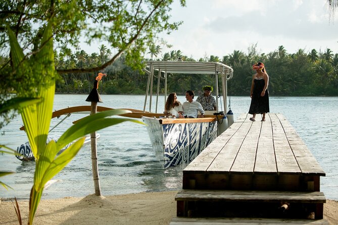 Private Full-Day Lagoon Adventure in Bora Bora with BBQ Lunch - A 12:30 pm Polynesian lunch on a private motu