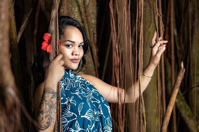 Private Photo Session on The Island of Moorea - A circle-island plan with several photo stops