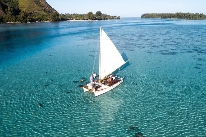 Private sailing adventure - Taking part in Polynesian sailing traditions