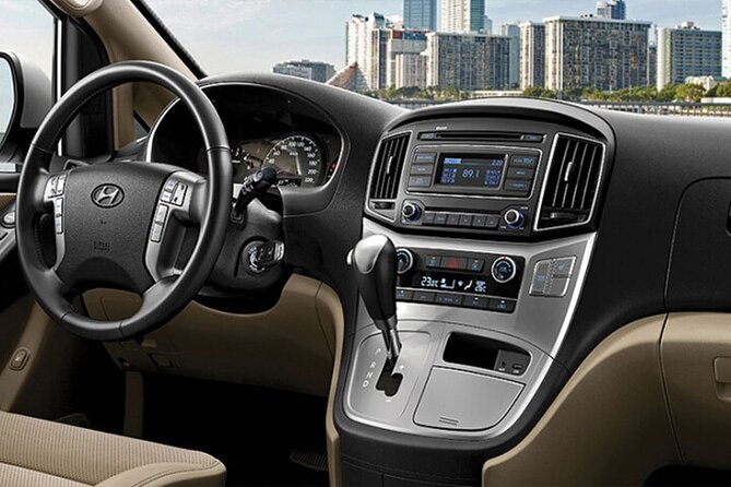 Private Transfer Tahiti Airport PPT to Papeete Urban Area by Van - Finding your chauffeur after baggage claim