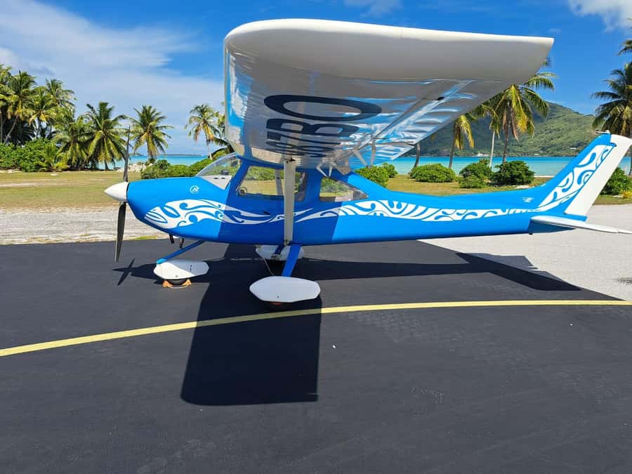 Raiatea: Bora Bora and Taha'a Private Scenic Flight one hour - Leaving Raiatea Airport for the lagoon