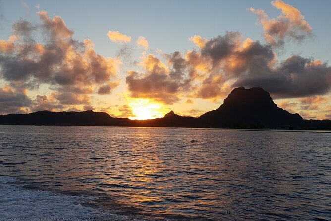 Reef Discovery Private Sunset Cruise in Bora-Bora - A quiet way to see Bora Bora at day’s end
