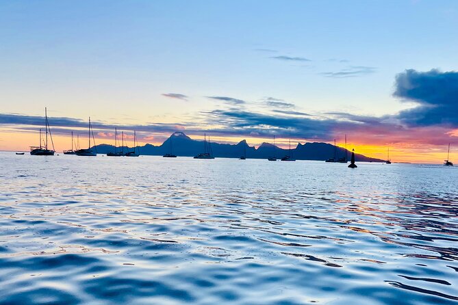 Sunset Cruise in Tahiti - How the small group changes the experience