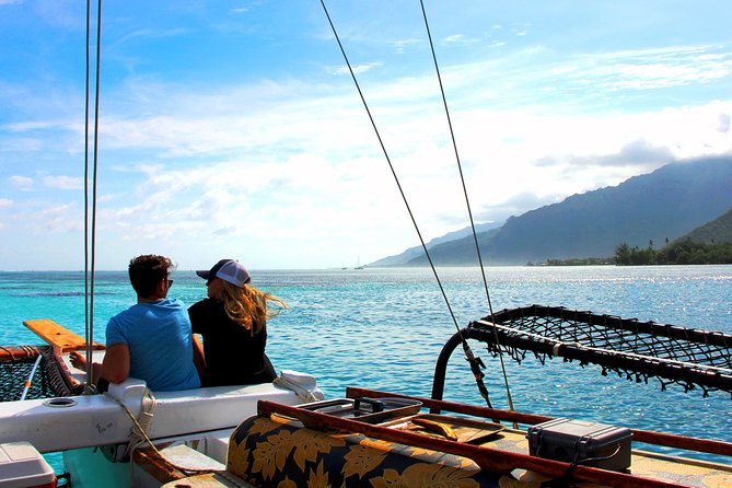 Sunset sailing - A quiet start at Vaapiti in Hauru