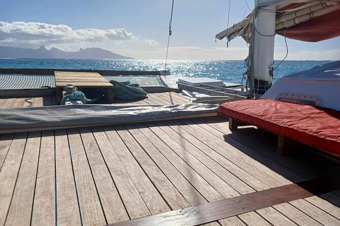 Sunset sailing trip on the Lagoon of Tahiti - What is included during the ride